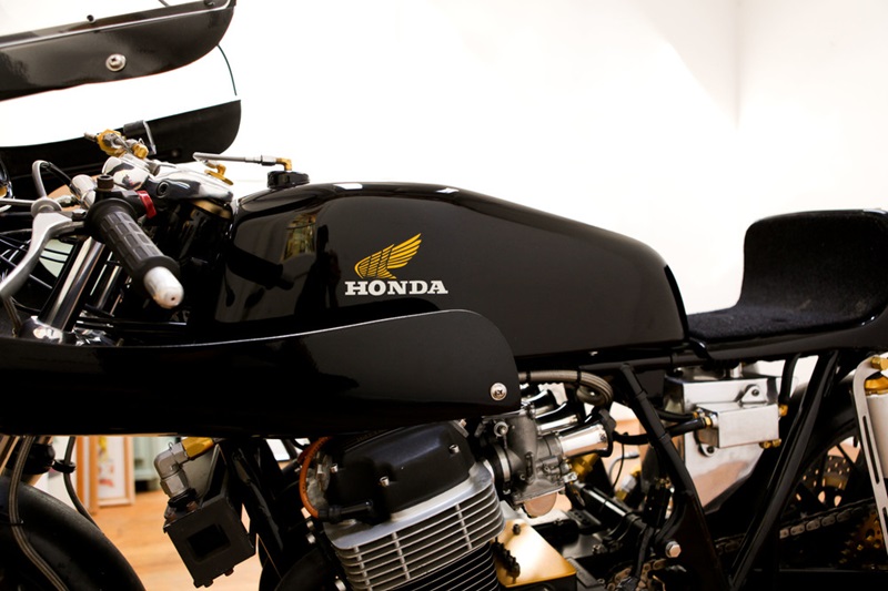 Гоночный мотоцикл Honda CR750 Yoshimura Special 1975