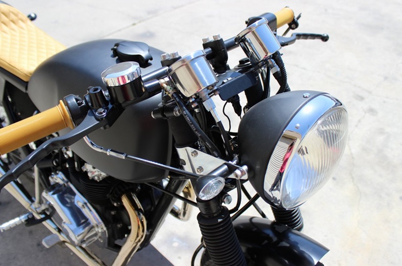 Кафе рейсер Honda CB500T Blackjack