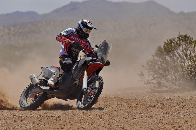 Команда HRC испытала новый раллийный мотоцикл Honda CRF450 Rally 2014