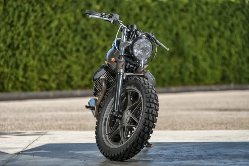 Скрамблер Moto Guzzi V7 Stone