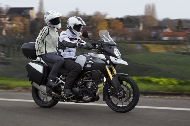 Новый мотоцикл Suzuki V-Strom 1000 ABS: первые фото и спецификации
