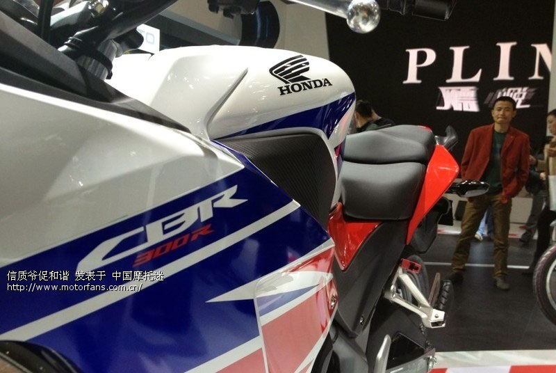 Новый мотоцикл Honda CBR300R 2014 (спецификации)