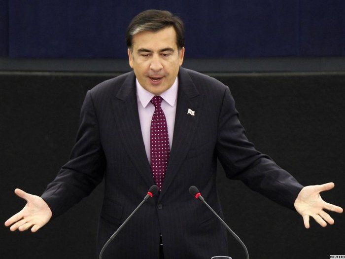 Hate strangles Saakashvili as a tie