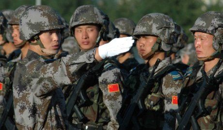 Китай усиливает военный контингент у границ с Мьянмой