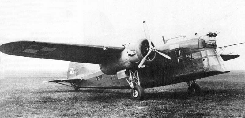 Польский средний бомбардировщик P-30 (LWS-6) Zubr