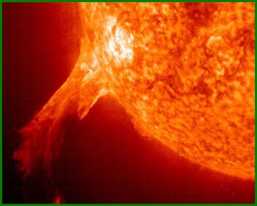 Giant outburst of solar plasma on Monday night MAY REACH THE EARTH ON WEDNESDAY NIGHT AND MAY 02/10/2013 magnetic storm