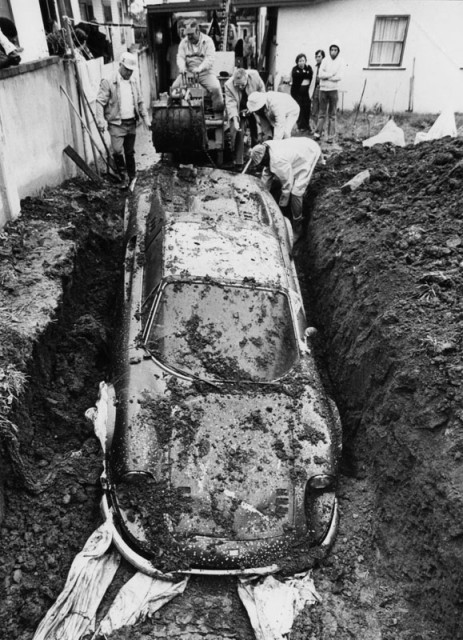 Невероятная история Ferrari, которая была закопана в землю