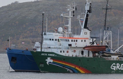 Петербургский суд отпустил под залог третьего активиста Greenpeace
