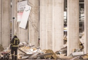 Число жертв обрушения торгового центра в Риге достигло 49 человек