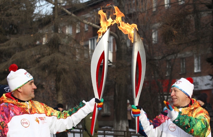 Олимпийский огонь начал свое шествие по Хакасии, его ждут на Саяно-Шушенской ГЭС
