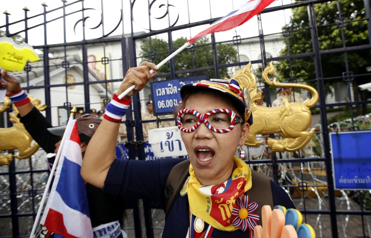 Протестные выступления в Таиланде: оппозиционеры блокировали здания мэрии в трех городах