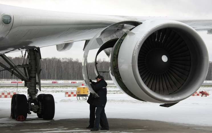 Аэропорт "Сокол" на Колыме возобновил работу, нарушенную из-за циклона
