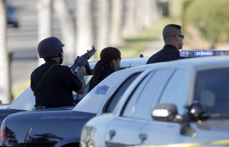 Две заложницы, захваченные стрелком в жилом доме в Калифорнии, освобождены