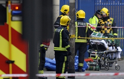 В Глазго вертолет упал на здание, где находится паб