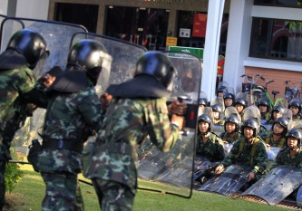 В Таиланде оппозиционеры захватили один из телеканалов