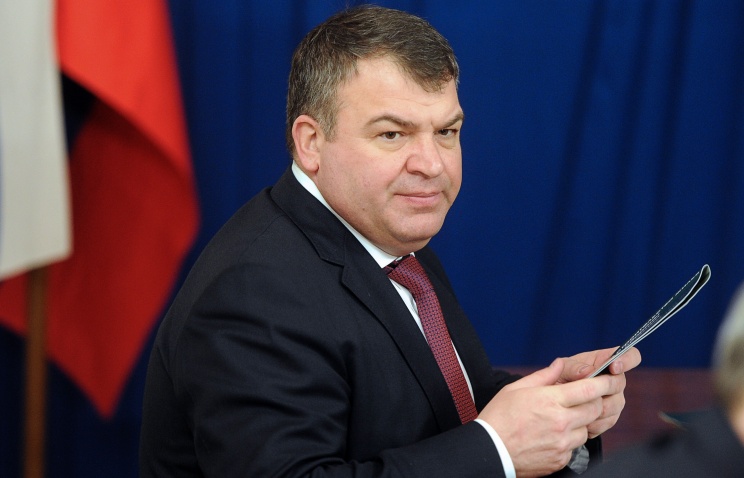 Экс-министра обороны Сердюкова допросят по делу о халатности