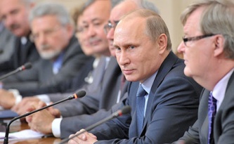 Путин допускает возможность корректировки в Конституции функций органов власти и судов
