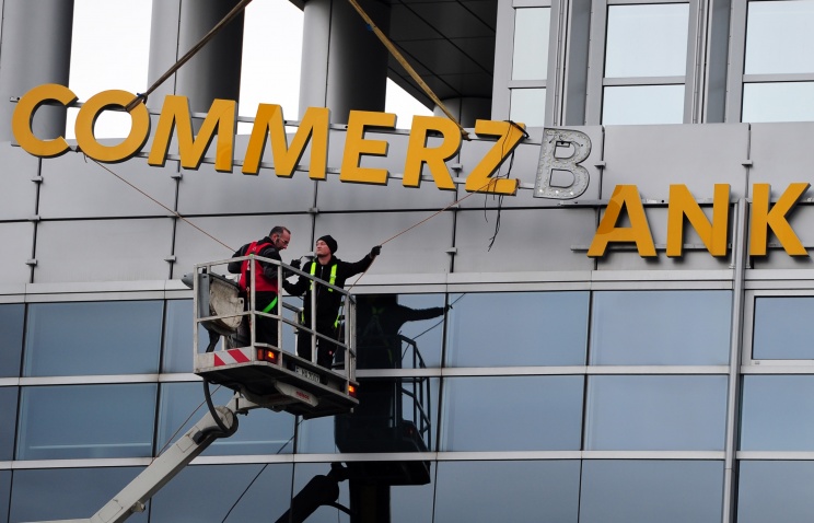 В офисах Commerzbank в Германии проходят обыски