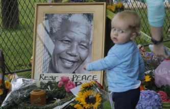В Тунисе 7 декабря объявлено днем национального траура в связи со смертью Нельсона Манделы
