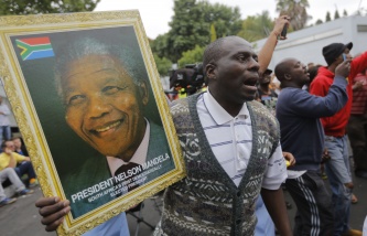 В ЮАР началась панихида по Нельсону Манделе