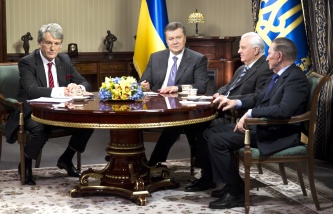 Виктор Янукович и Кэтрин Эштон обсудили пути выхода из кризиса на Украине