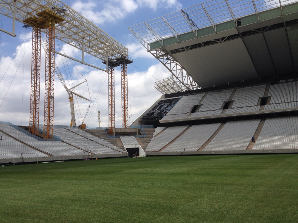 Полиция Сан-Паулу пока не определила виновных в падении крана при возведении стадиона к ЧМ