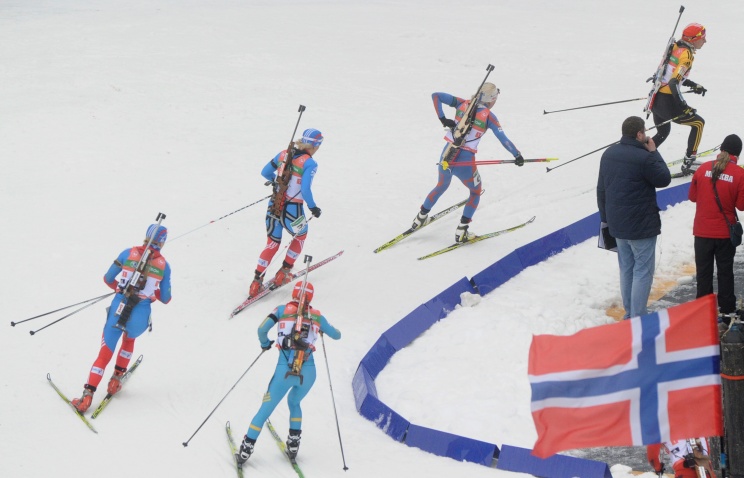 Российская лыжница Оксана Усатова выиграла "золото" в масс-старте на Универсиаде в Италии