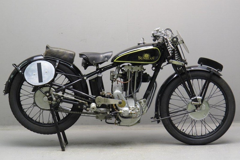 Старинный мотоцикл Sunbeam Model 95 1935