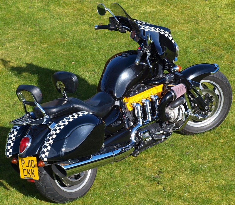 Заряженный мотоцикл Triumph Rocket III 2010