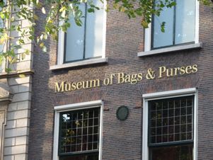 В Амстердаме открылся музей сумок и кошельков