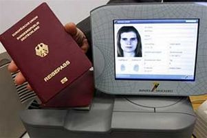 Иностранцы, проживающие в Великобритании, получат новые удостоверения