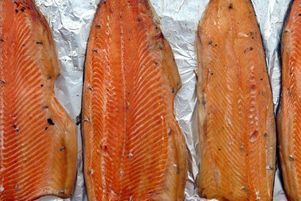 Печёная рыба может защитить здоровье женского сердца