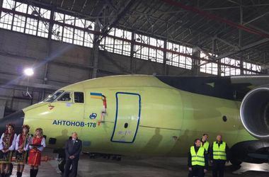 Новый транспортный самолет Ан-178 успешно совершил первый полет
