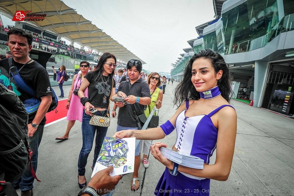 Девушки паддока Гран При Сепанга 2015 (фото)